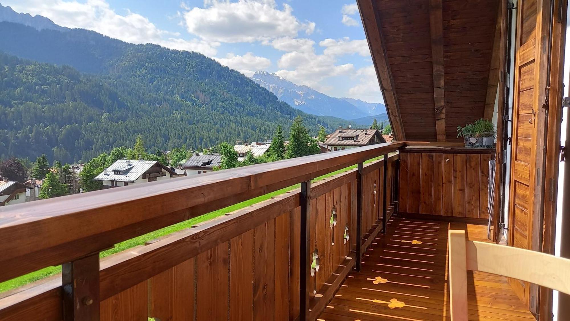 Deliziosa Mansarda Con Vista Dolomiti Daire San Vito di Cadore Dış mekan fotoğraf