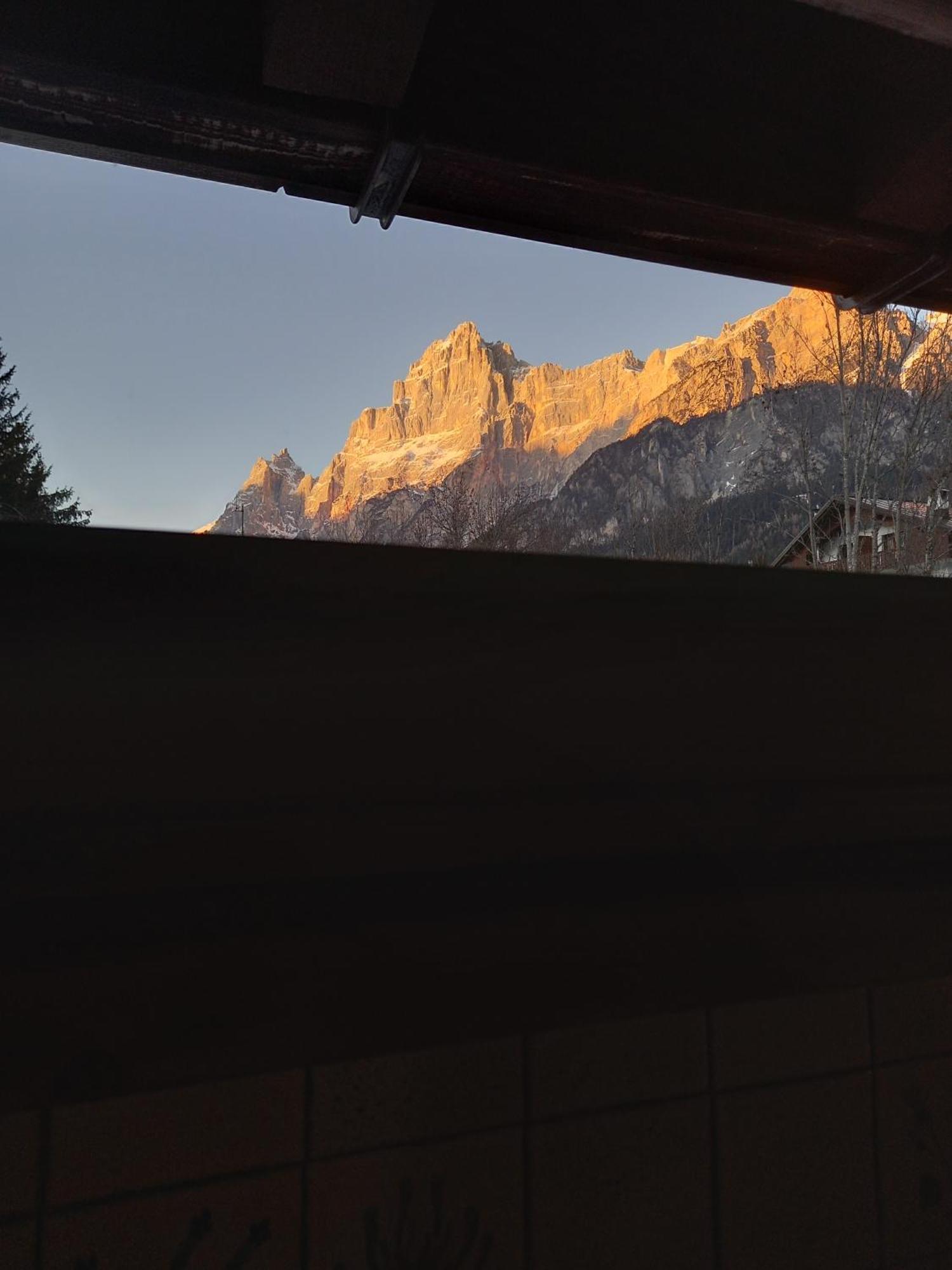 Deliziosa Mansarda Con Vista Dolomiti Daire San Vito di Cadore Dış mekan fotoğraf